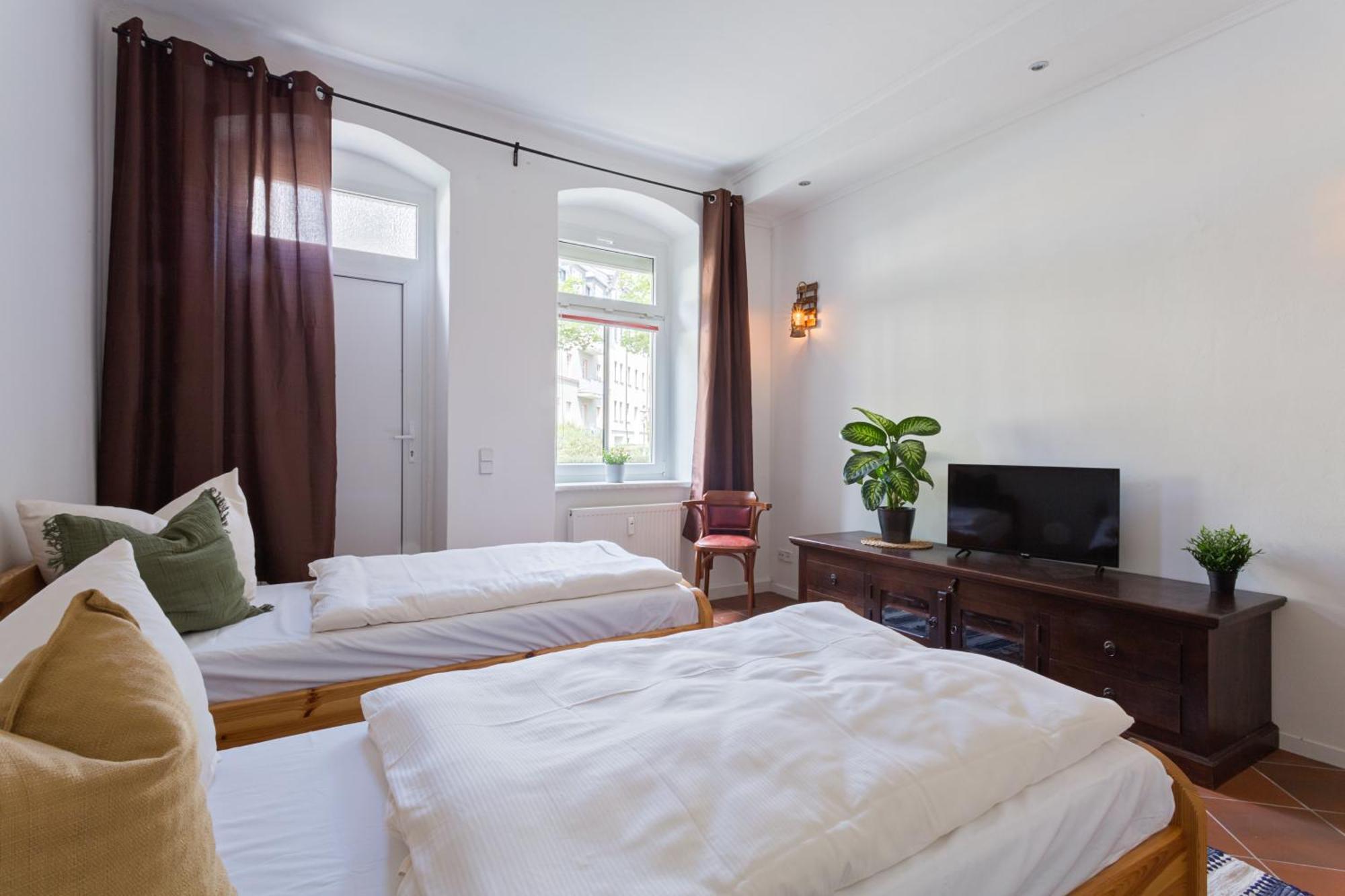 Doppelzimmer III Gaestezimmer In Unterkunft Mit Gemeinschaftsbad Und Gemeinschaftskueche Chemnitz Exteriör bild